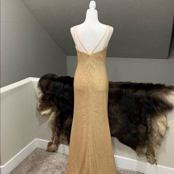 New  Sleeveless Sparkly Sequined  Evening Dress - Picture 8 of 12